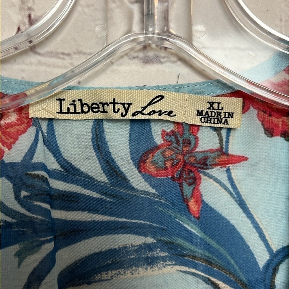 Liberty Love Short Floral Kimono - Picture 4 of 9